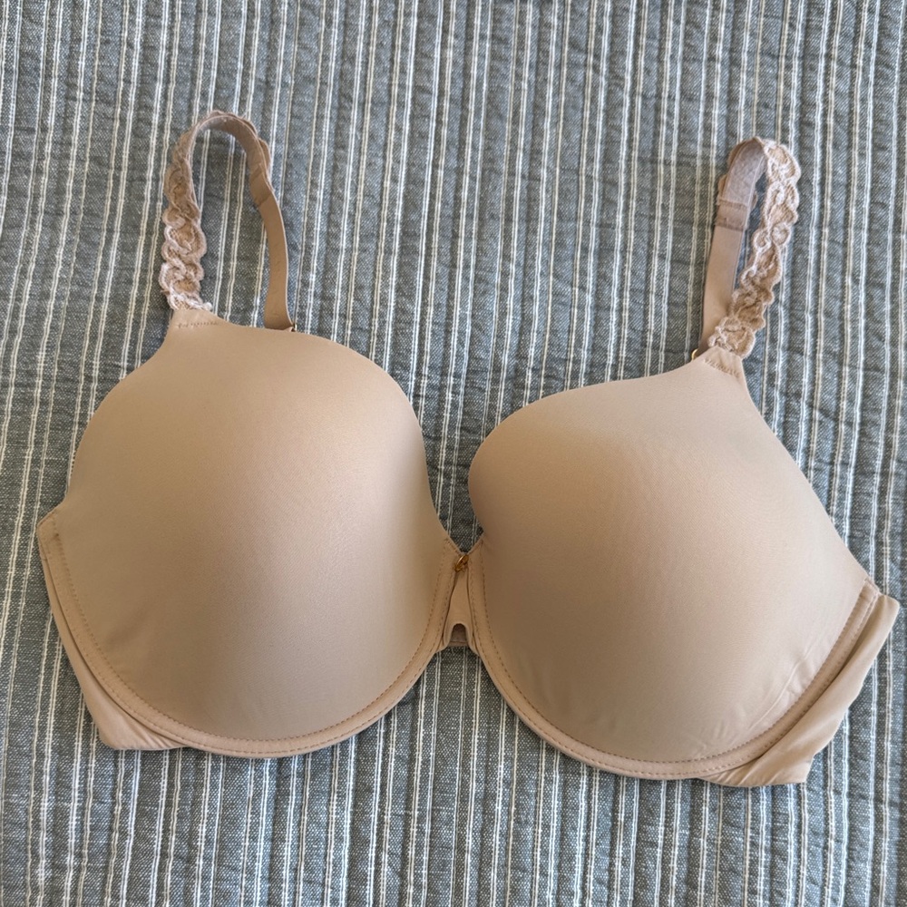 Natori 36DDD Elegant Nude Bra with lined padding.